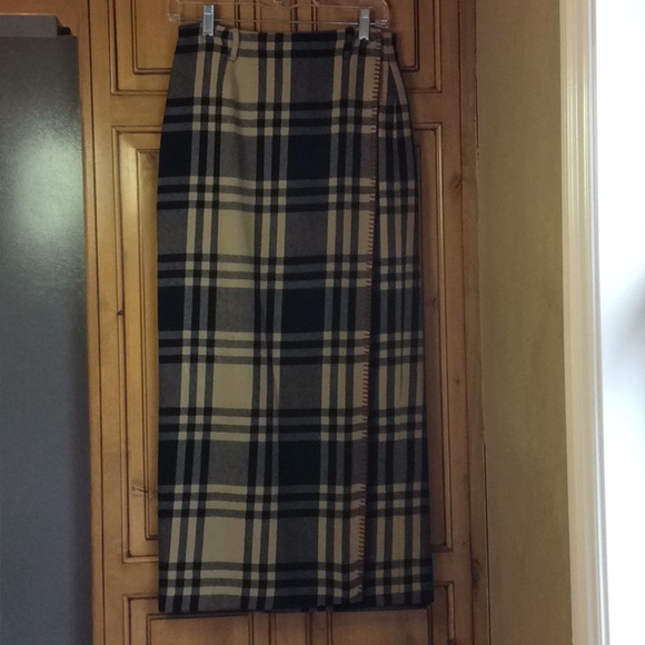 FINAL SALE PRICE Breeches 100% Wool Wrap Skirt in Sz 8 - Picture 1 of 7
